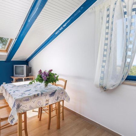 Cozy Apartment In Tar With House Sea View Tar-Vabriga Ngoại thất bức ảnh