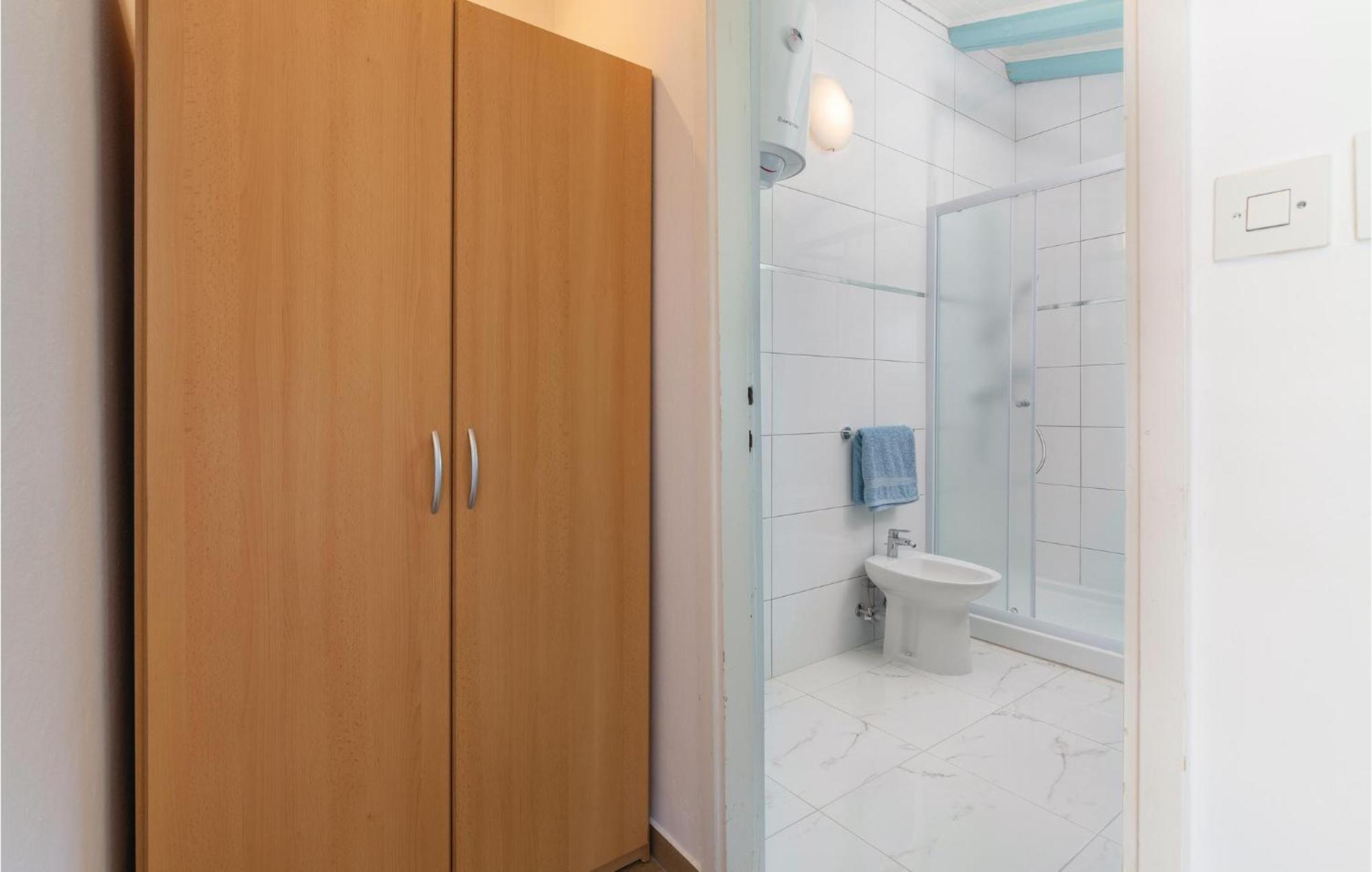 Cozy Apartment In Tar With House Sea View Tar-Vabriga Ngoại thất bức ảnh