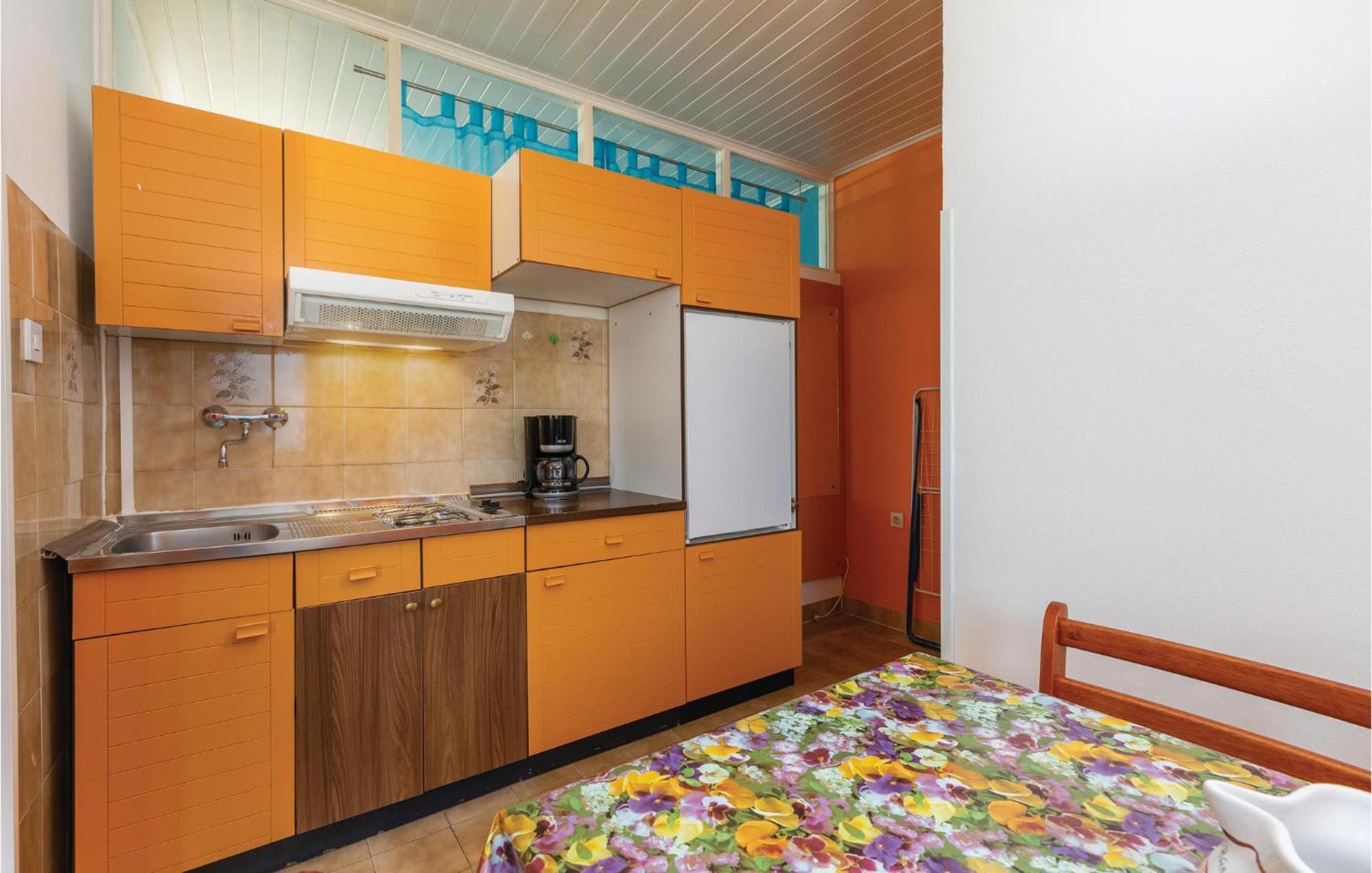 Cozy Apartment In Tar With House Sea View Tar-Vabriga Ngoại thất bức ảnh